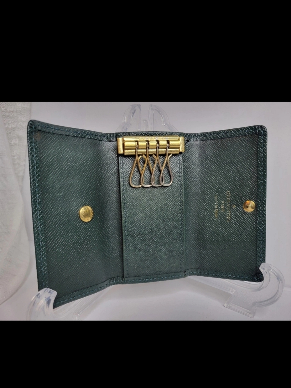 Authentic Louis Vuitton Taiga Leather Dk. Green Porte Cles Key Holder CA0996